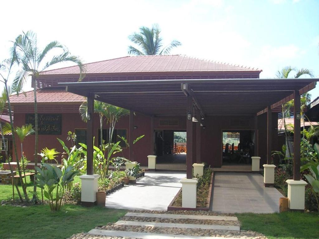 Tamarind Grand Resort Mae Sariang Exteriör bild