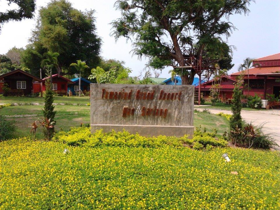 Tamarind Grand Resort Mae Sariang Exteriör bild